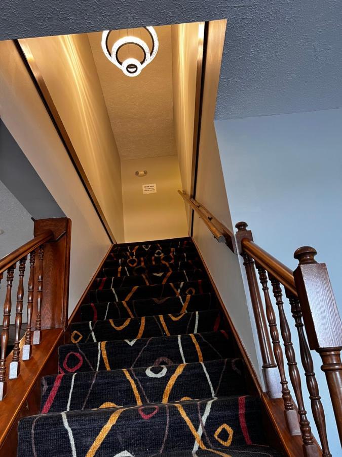 Sky Lodge Inn & Suites - Делаван Екстер'єр фото